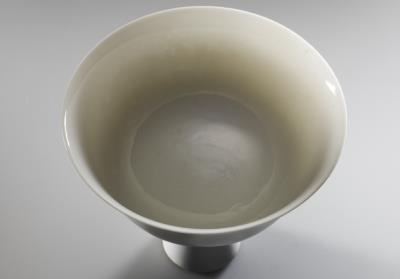 图片[3]-Stem bowl with incised decoration of two dragons in sweet white glaze, Ming dynasty, Yongle reign (1403-1424)-China Archive